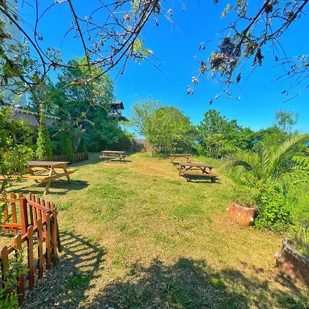 Апарт-отель Lustra Garden