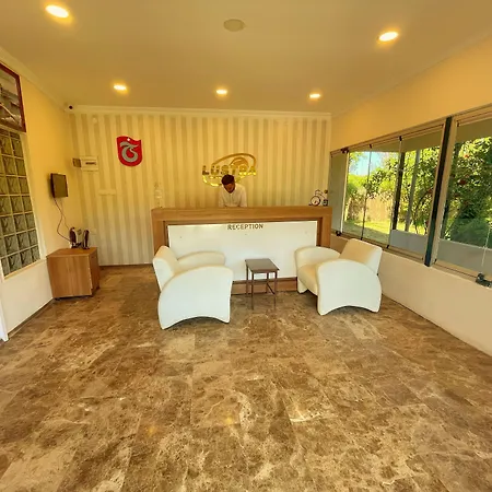 Lustra Garden Ξενοδοχείο με διαμερίσματα