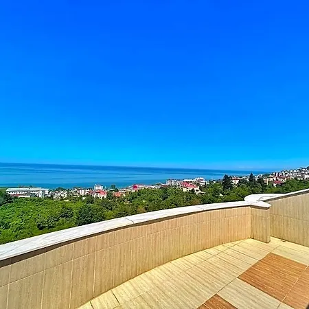 Aparthotel Lustra Garden 4*