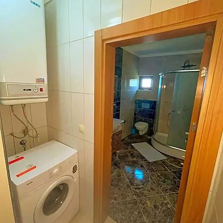 Lustra Garden Aparthotel 4*
