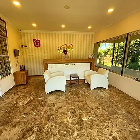 Lustra Garden 4*
