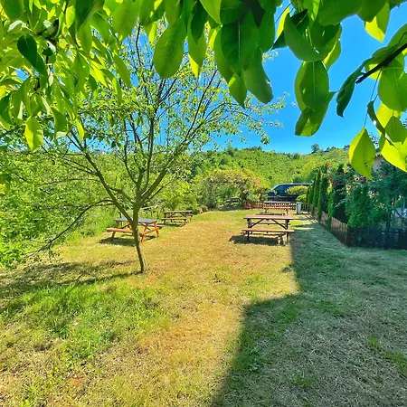 Lustra Garden Τραμπζόν