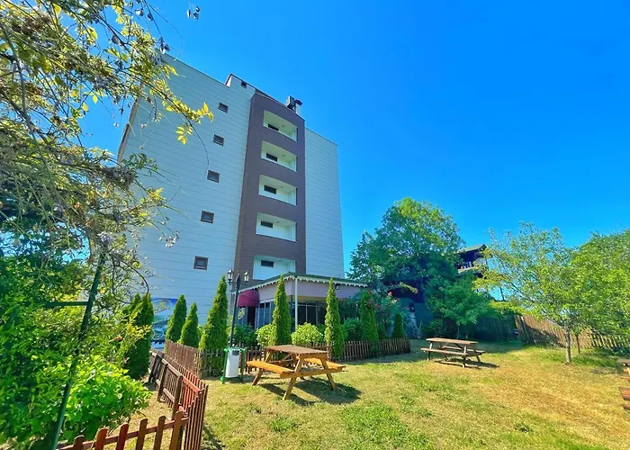 Aparthotel Lustra Garden *