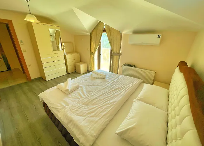 Lustra Garden Aparthotel *